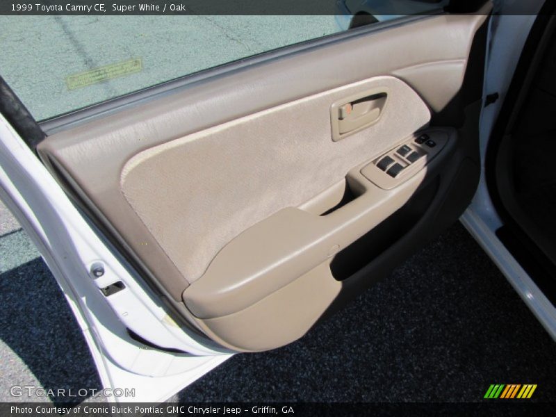 Super White / Oak 1999 Toyota Camry CE