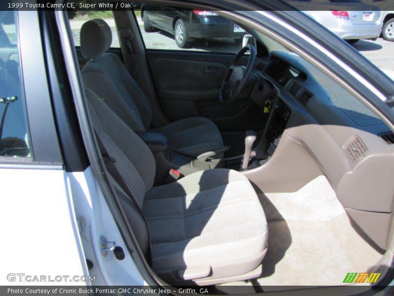 Super White / Oak 1999 Toyota Camry CE