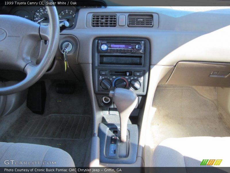 Super White / Oak 1999 Toyota Camry CE