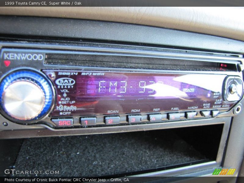 Super White / Oak 1999 Toyota Camry CE