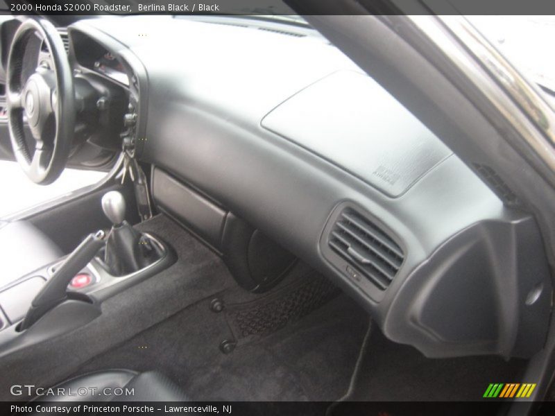 Berlina Black / Black 2000 Honda S2000 Roadster