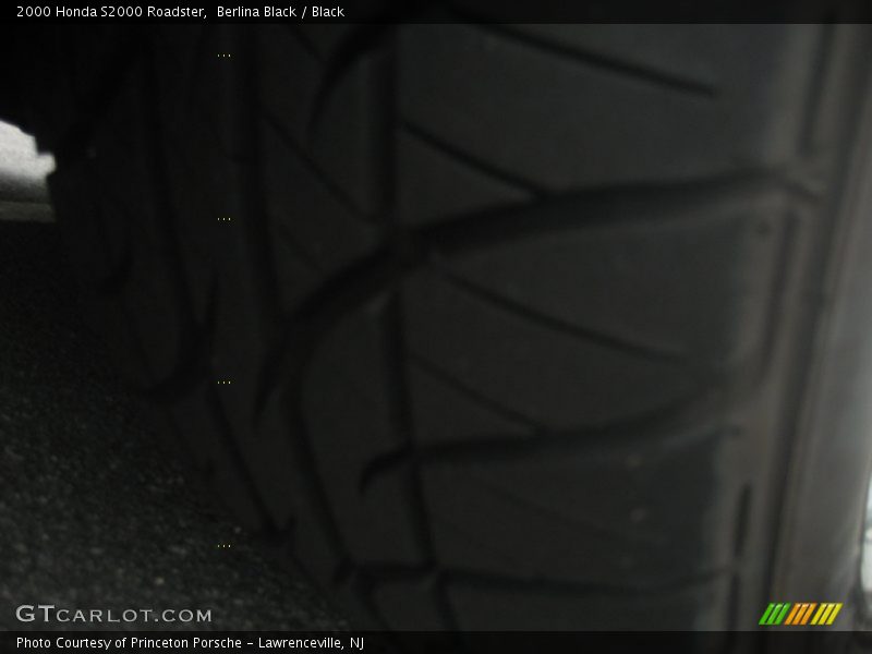 Berlina Black / Black 2000 Honda S2000 Roadster