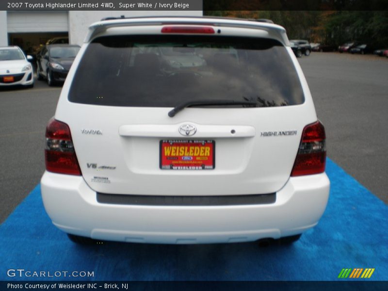 Super White / Ivory Beige 2007 Toyota Highlander Limited 4WD