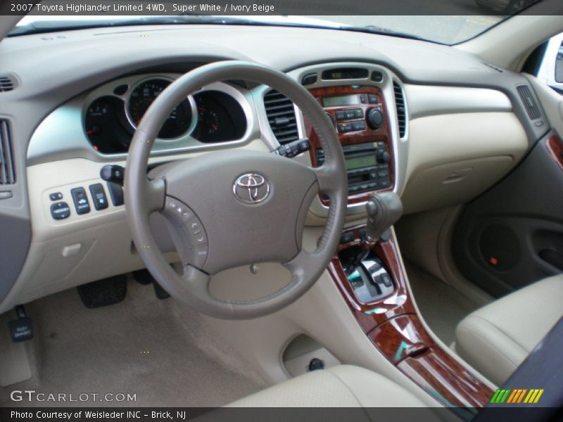 Super White / Ivory Beige 2007 Toyota Highlander Limited 4WD