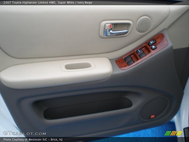 Super White / Ivory Beige 2007 Toyota Highlander Limited 4WD
