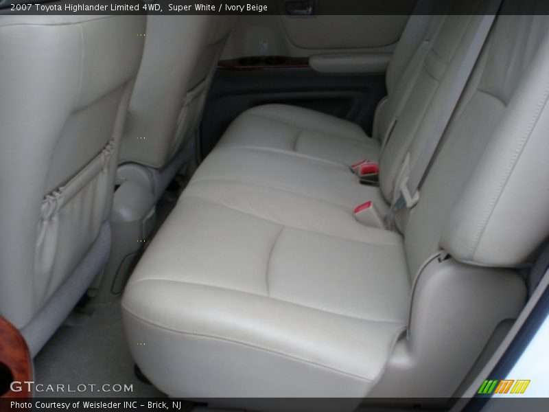 Super White / Ivory Beige 2007 Toyota Highlander Limited 4WD