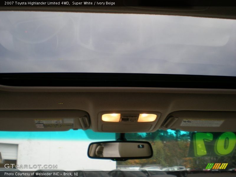 Super White / Ivory Beige 2007 Toyota Highlander Limited 4WD