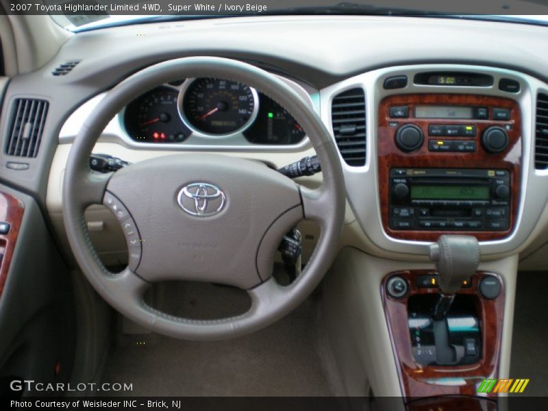 Super White / Ivory Beige 2007 Toyota Highlander Limited 4WD