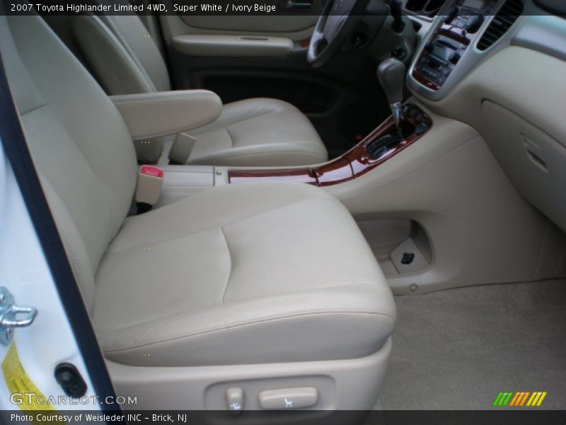Super White / Ivory Beige 2007 Toyota Highlander Limited 4WD