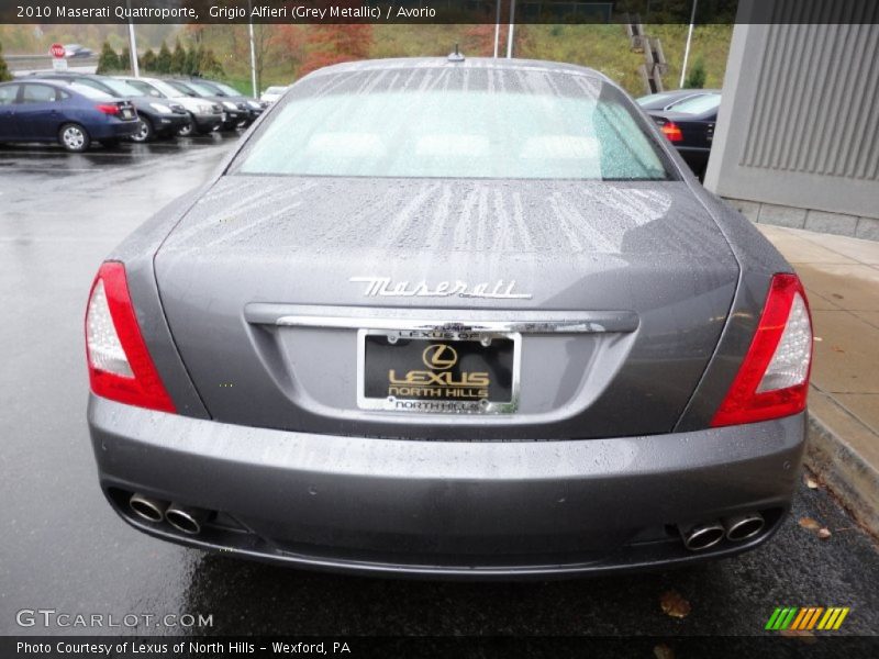 Grigio Alfieri (Grey Metallic) / Avorio 2010 Maserati Quattroporte