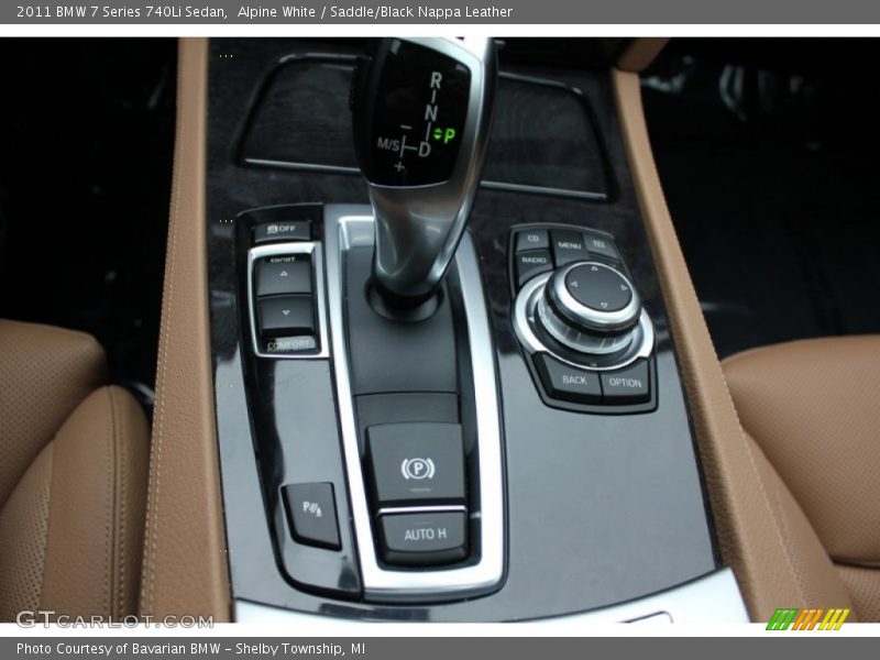Controls of 2011 7 Series 740Li Sedan