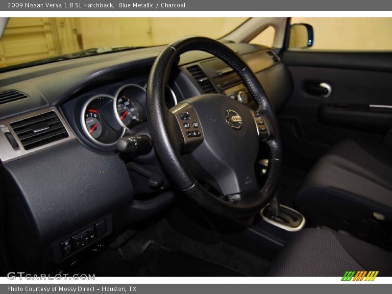 Blue Metallic / Charcoal 2009 Nissan Versa 1.8 SL Hatchback