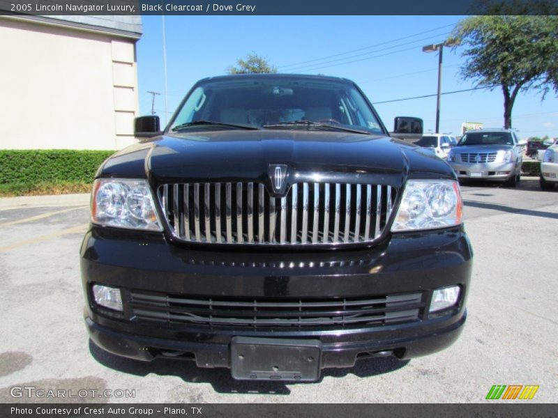 Black Clearcoat / Dove Grey 2005 Lincoln Navigator Luxury