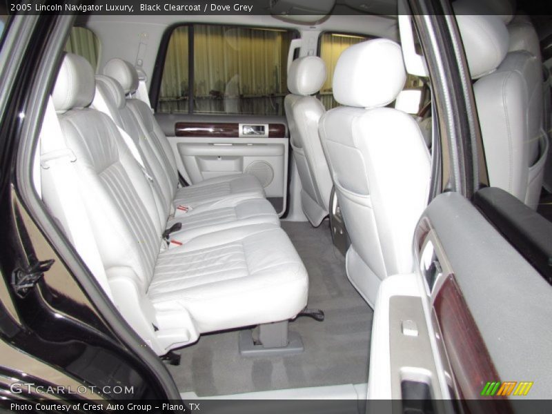 Black Clearcoat / Dove Grey 2005 Lincoln Navigator Luxury