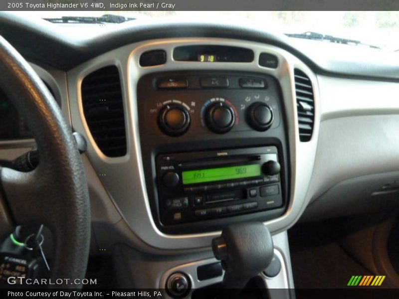 Indigo Ink Pearl / Gray 2005 Toyota Highlander V6 4WD