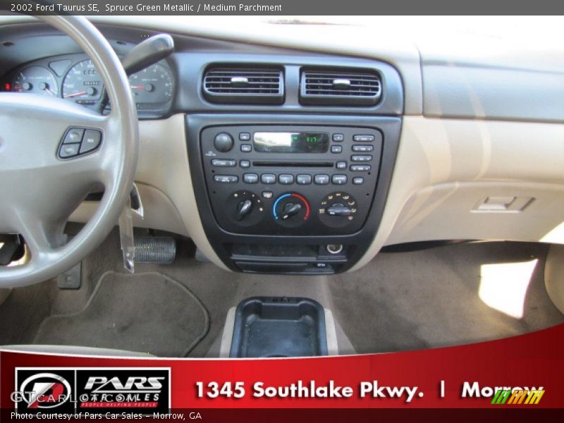 Spruce Green Metallic / Medium Parchment 2002 Ford Taurus SE