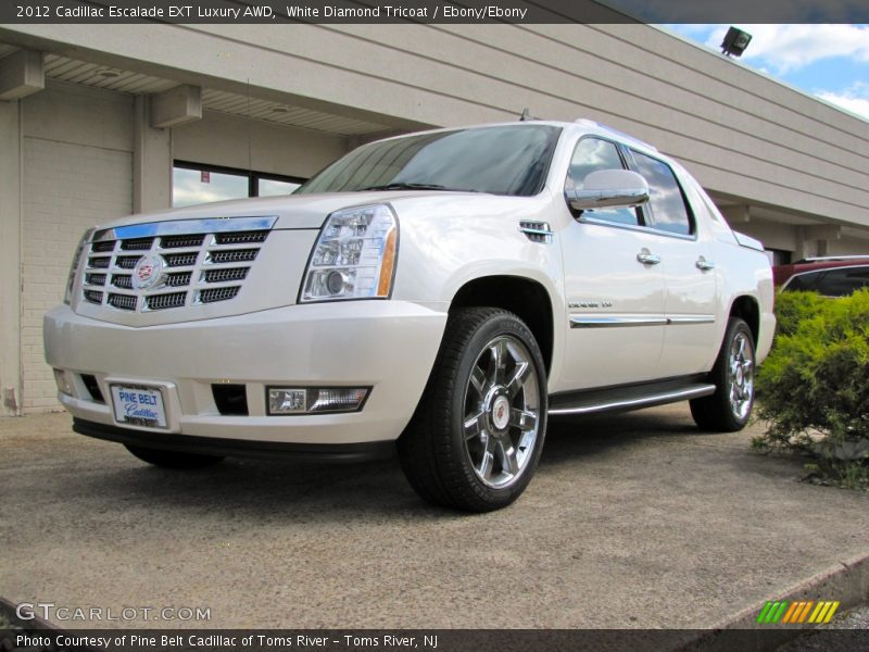 Front 3/4 View of 2012 Escalade EXT Luxury AWD