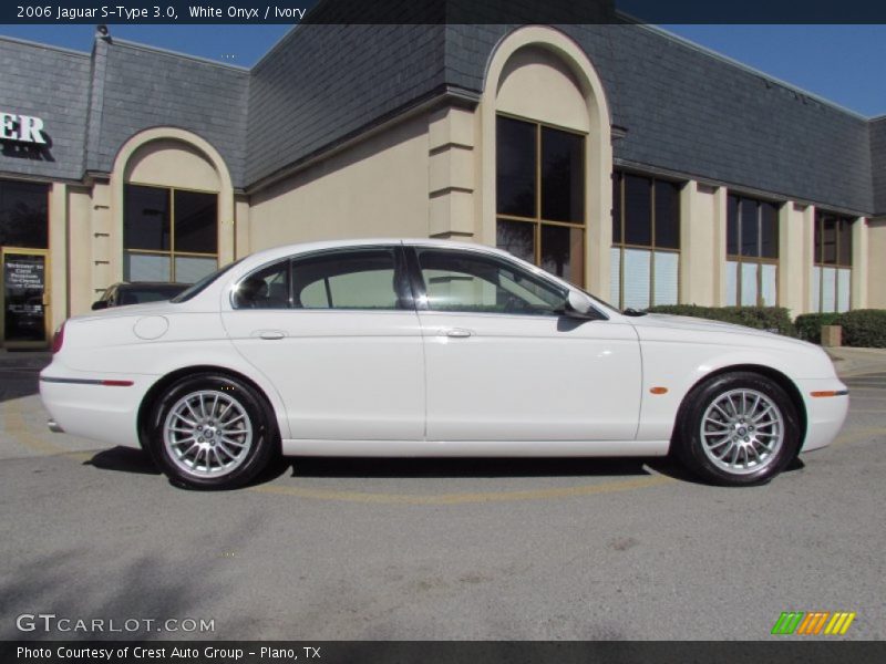 White Onyx / Ivory 2006 Jaguar S-Type 3.0