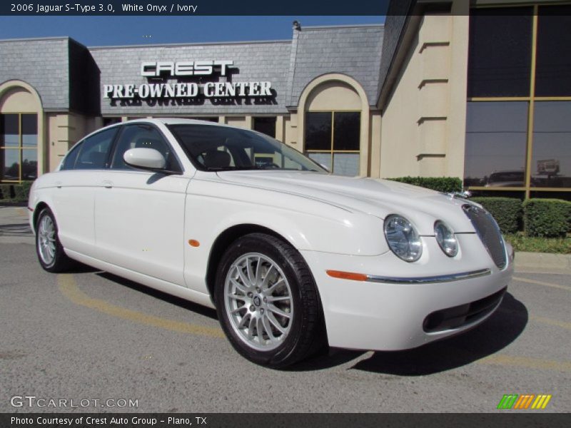 White Onyx / Ivory 2006 Jaguar S-Type 3.0