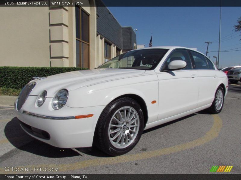 Front 3/4 View of 2006 S-Type 3.0