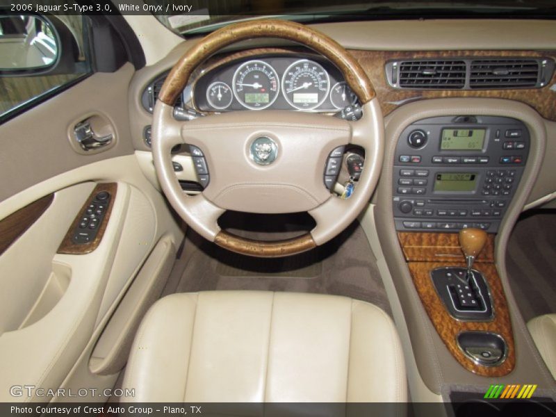 Dashboard of 2006 S-Type 3.0