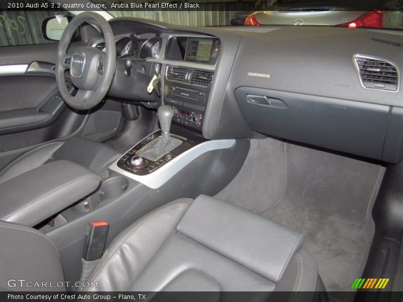 Dashboard of 2010 A5 3.2 quattro Coupe