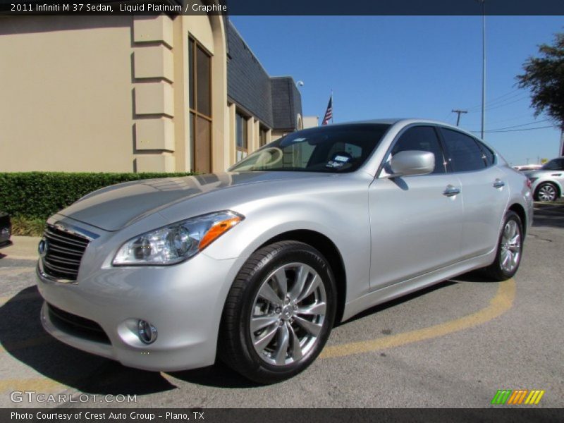 Front 3/4 View of 2011 M 37 Sedan