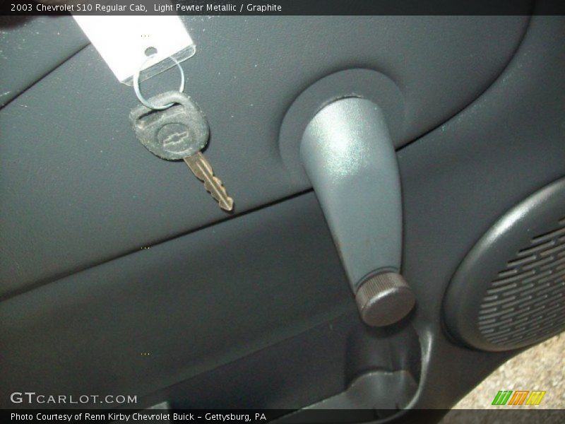 Light Pewter Metallic / Graphite 2003 Chevrolet S10 Regular Cab