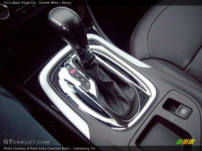 Summit White / Ebony 2011 Buick Regal CXL