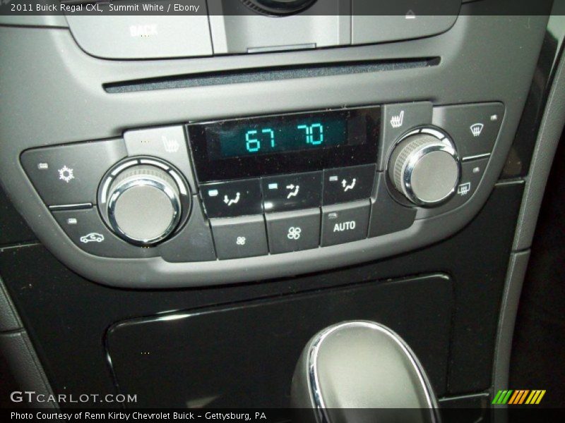 Summit White / Ebony 2011 Buick Regal CXL