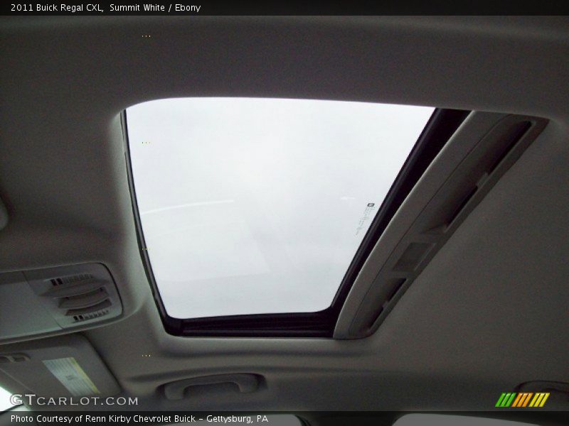 Summit White / Ebony 2011 Buick Regal CXL