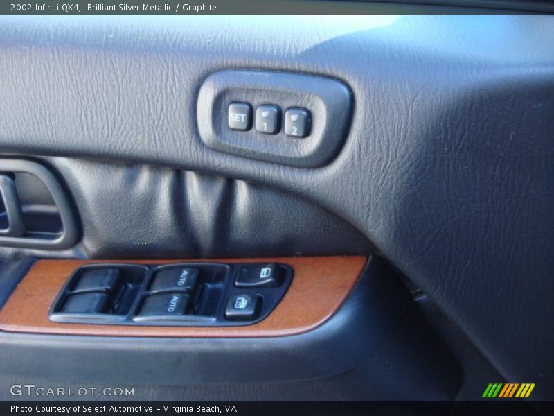 Brilliant Silver Metallic / Graphite 2002 Infiniti QX4