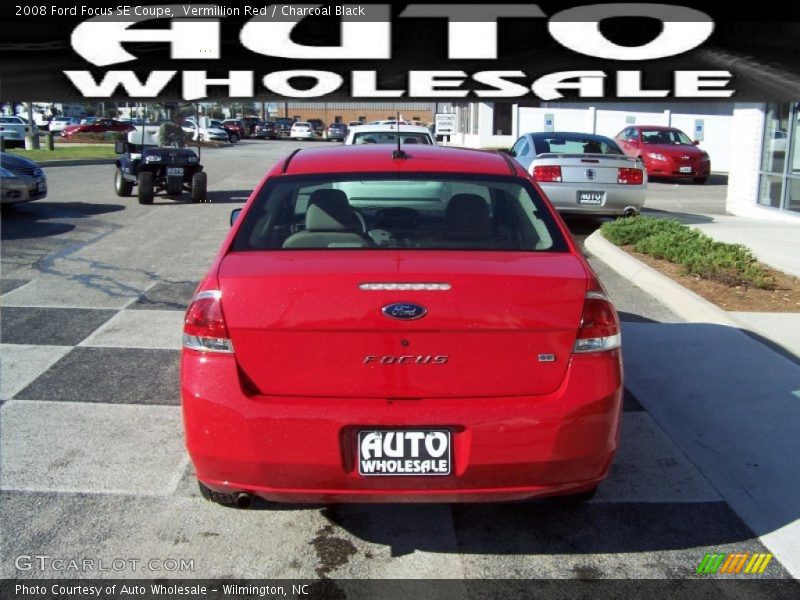 Vermillion Red / Charcoal Black 2008 Ford Focus SE Coupe