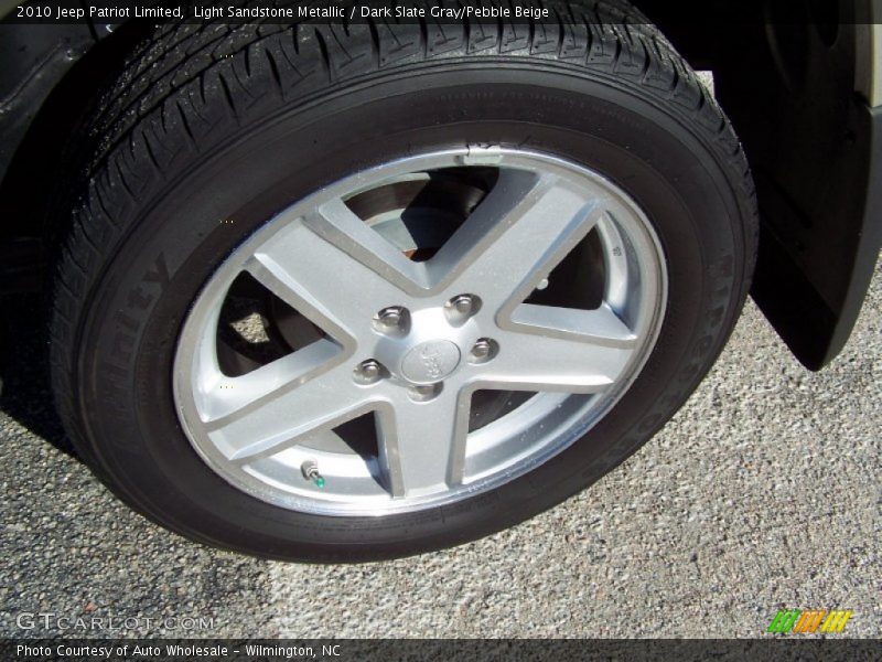 Light Sandstone Metallic / Dark Slate Gray/Pebble Beige 2010 Jeep Patriot Limited
