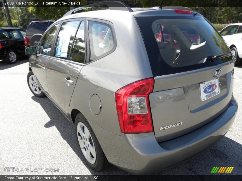 Titanium Gray / Beige 2009 Kia Rondo LX