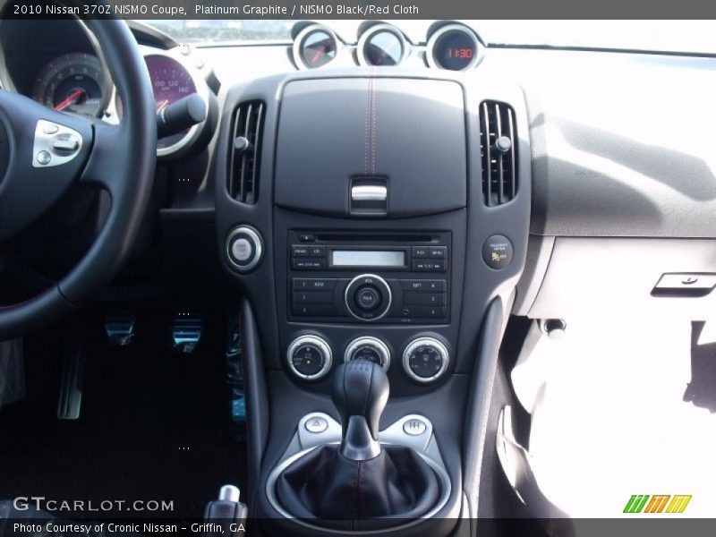 Dashboard of 2010 370Z NISMO Coupe