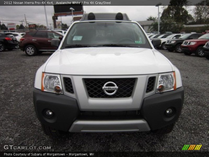 Avalanche White / Pro 4X Gray/Steel 2012 Nissan Xterra Pro-4X 4x4