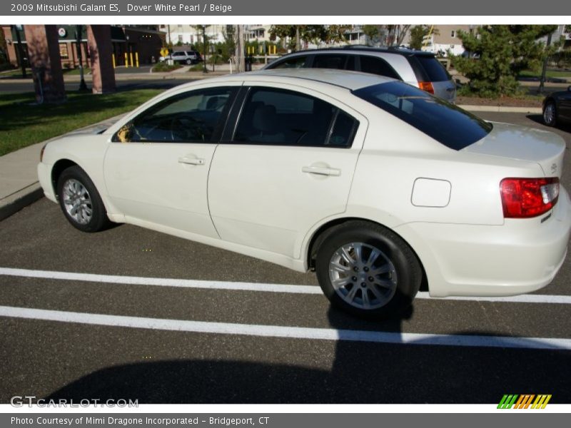 Dover White Pearl / Beige 2009 Mitsubishi Galant ES