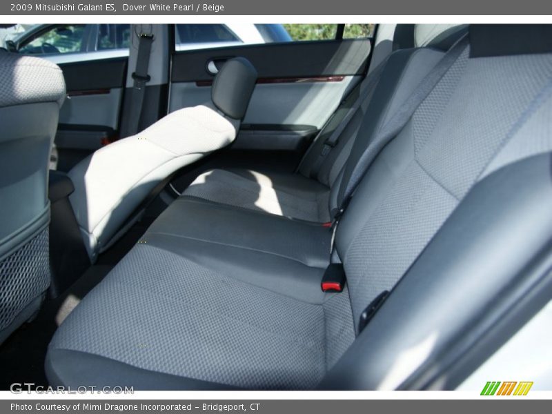Dover White Pearl / Beige 2009 Mitsubishi Galant ES