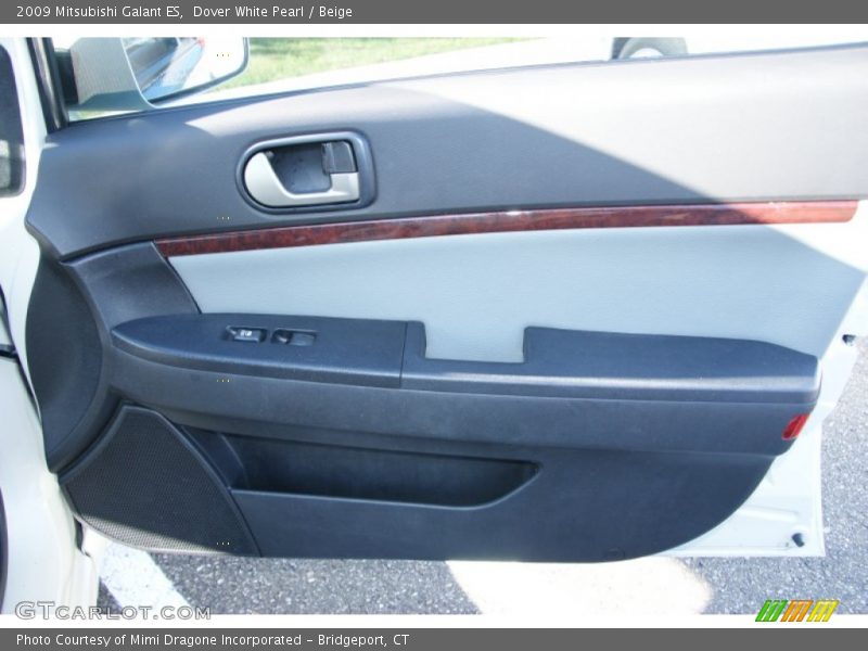 Dover White Pearl / Beige 2009 Mitsubishi Galant ES