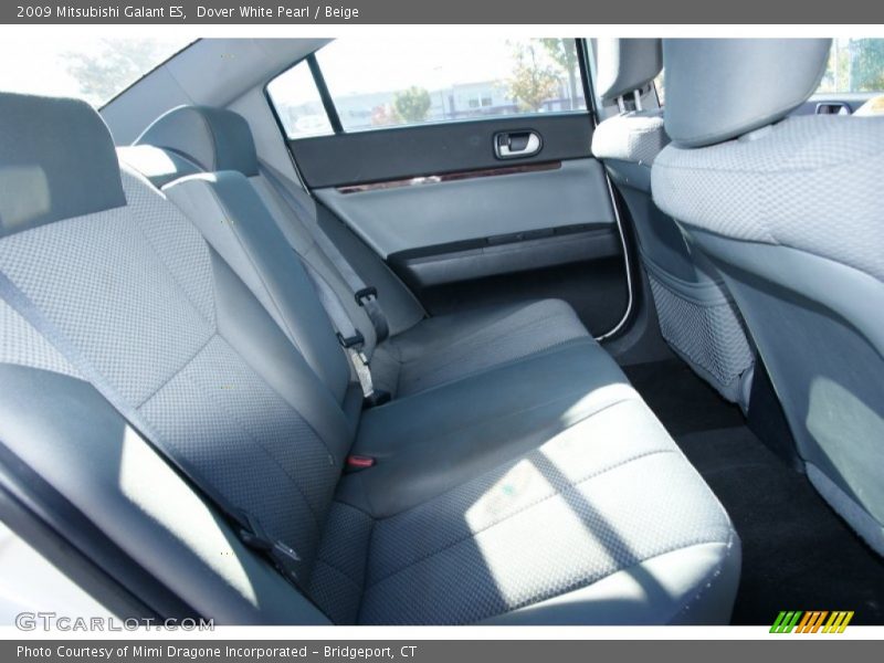 Dover White Pearl / Beige 2009 Mitsubishi Galant ES