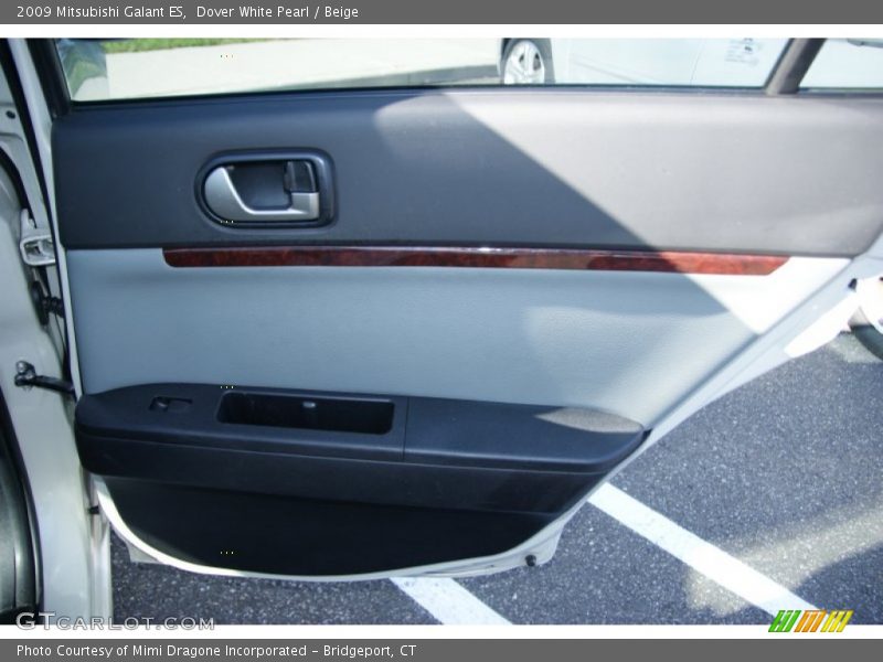 Dover White Pearl / Beige 2009 Mitsubishi Galant ES