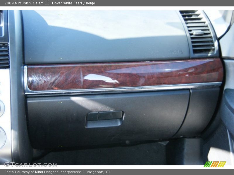 Dover White Pearl / Beige 2009 Mitsubishi Galant ES
