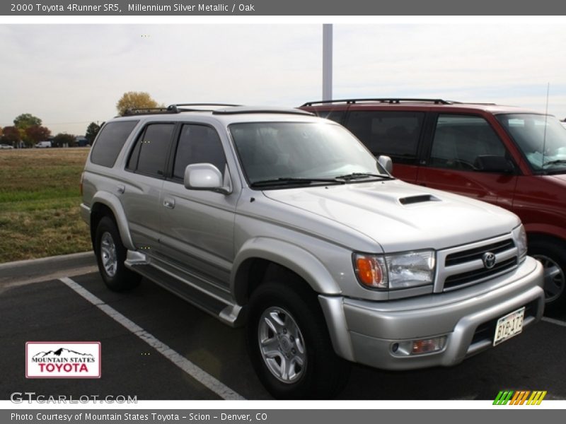 Millennium Silver Metallic / Oak 2000 Toyota 4Runner SR5