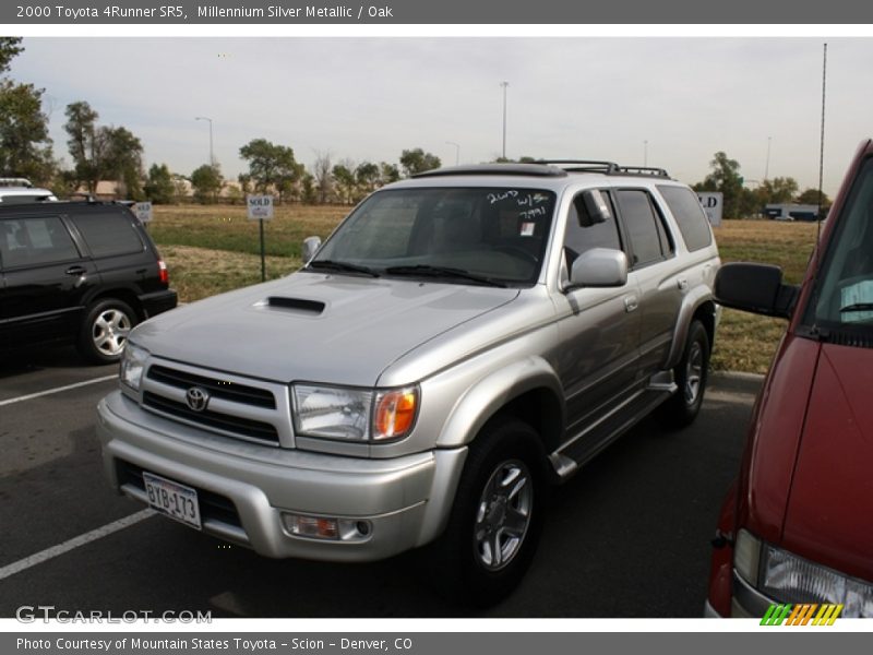 Millennium Silver Metallic / Oak 2000 Toyota 4Runner SR5