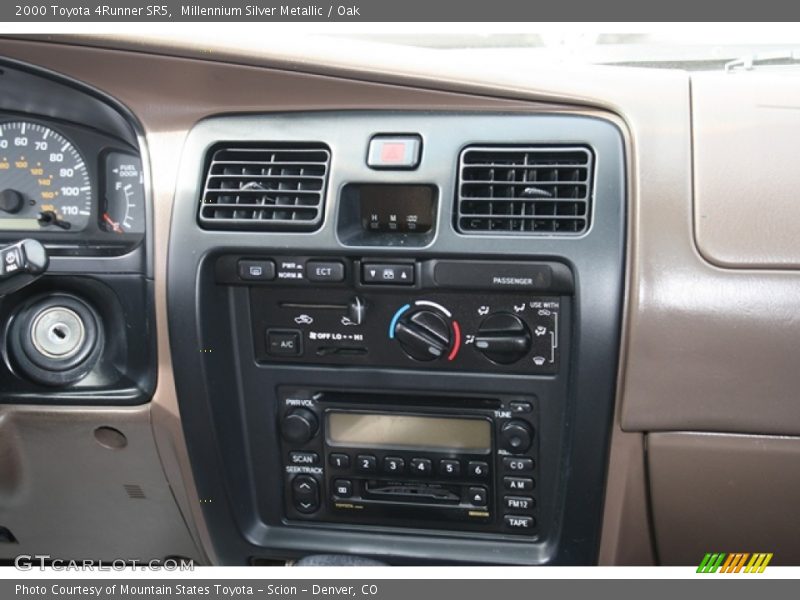 Millennium Silver Metallic / Oak 2000 Toyota 4Runner SR5