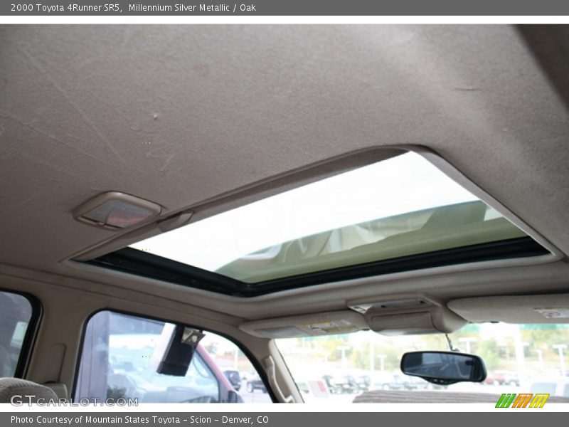 Millennium Silver Metallic / Oak 2000 Toyota 4Runner SR5