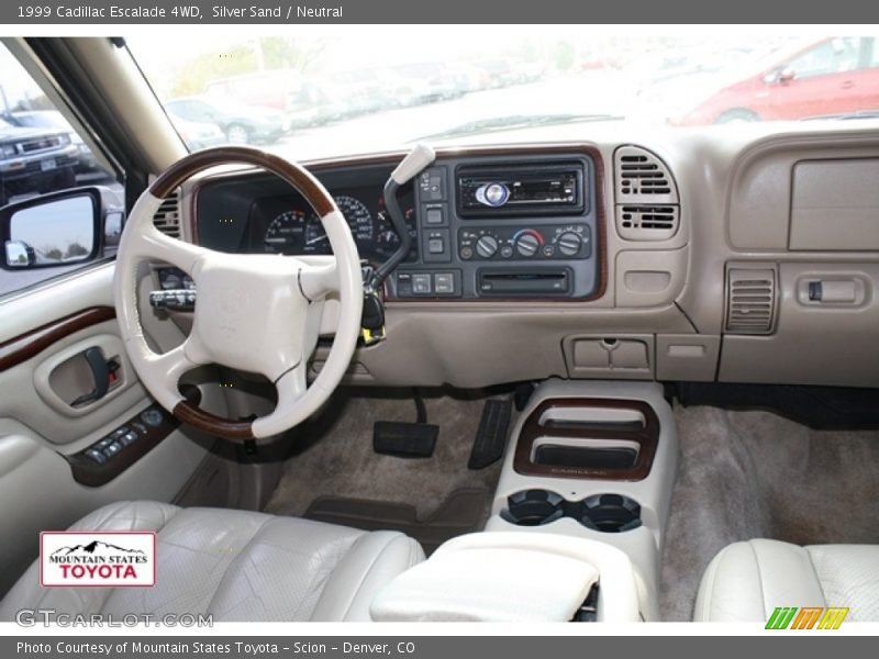 Silver Sand / Neutral 1999 Cadillac Escalade 4WD
