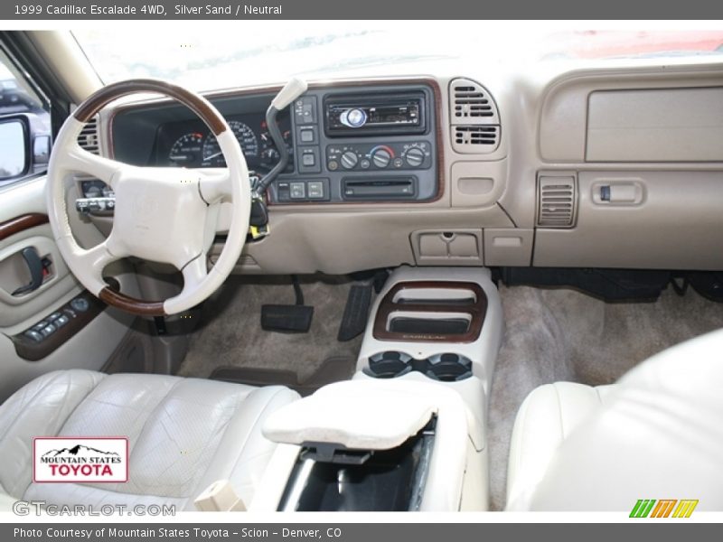 Silver Sand / Neutral 1999 Cadillac Escalade 4WD
