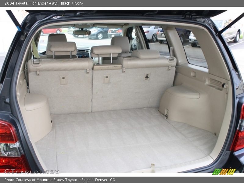  2004 Highlander 4WD Trunk